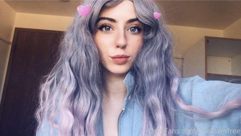 You wanna see me naked, don’t you? 

onlyfans.com/lolafawn
