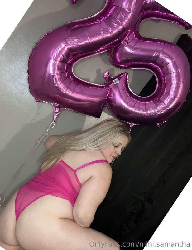 25 and thriving 💗 🍑