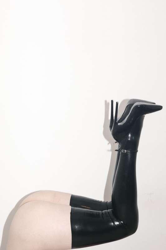 someone ordered a side of rubbery legs?...