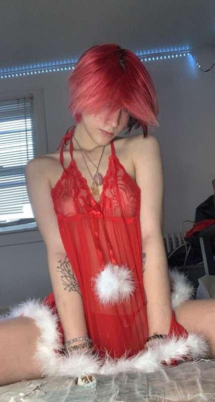 Daddy’s little helper 🎄
A bundle of 13 photos and 2 videos i..