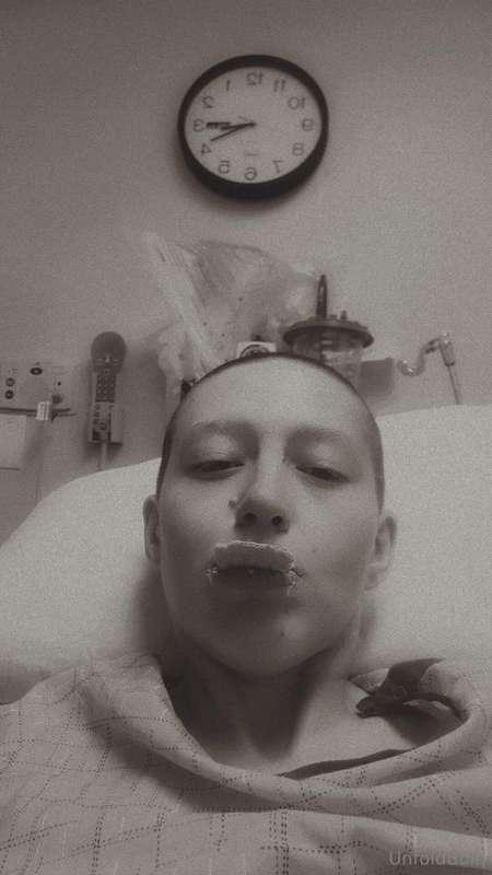 Here's a pic of me eating a cracker for my update ... Yes I ..