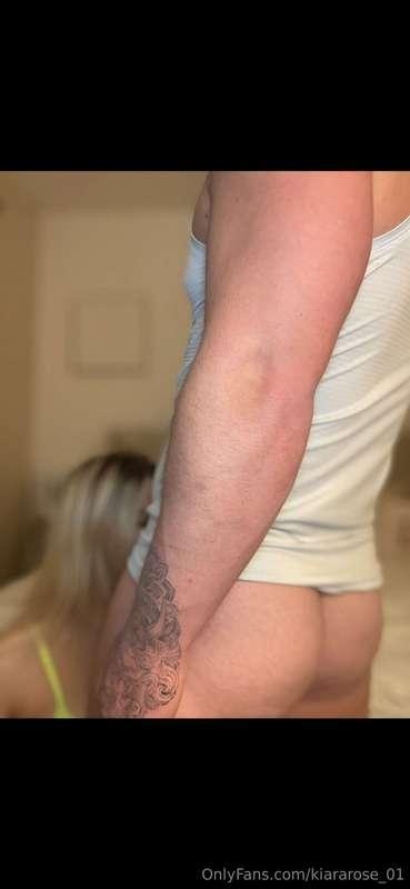 want to see me suck his dick😈