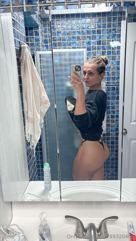 Booty begging to be smacked 