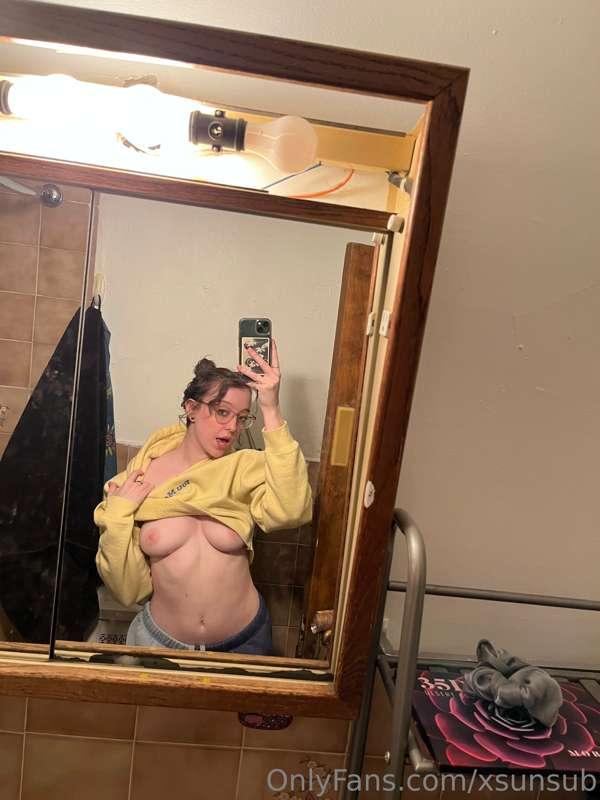 selfies id send u as ur gf 😽💨💌