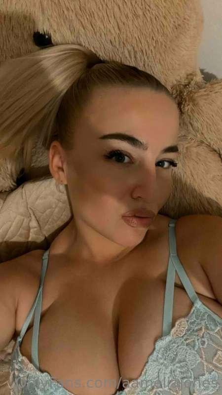 How am I so horny today 😩

Like if it's also one of those da..