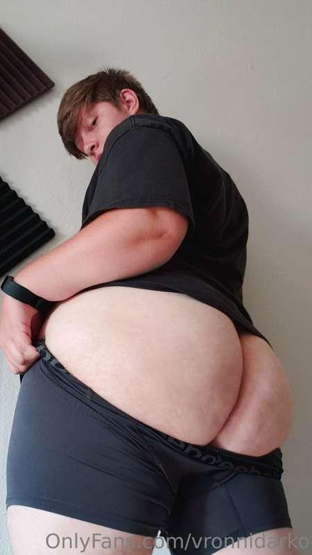 My arm tan is only making my ass look all the more pale lol