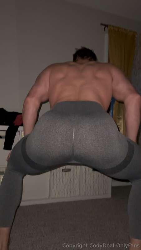 Daddy parading around in his leggings, getting doggy, and sh..