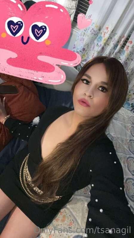 Looking for a daddy to live GFE with me 💋