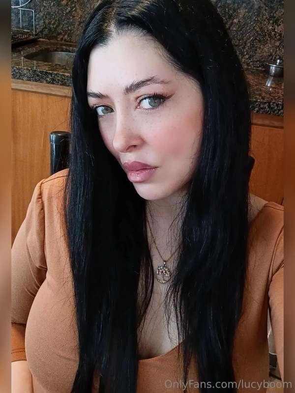 Hit like if you want the fourth pic 👀