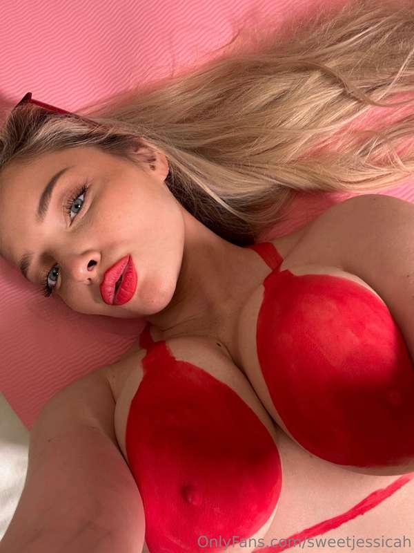 Swipe carefully. It’s hot in here 🔥