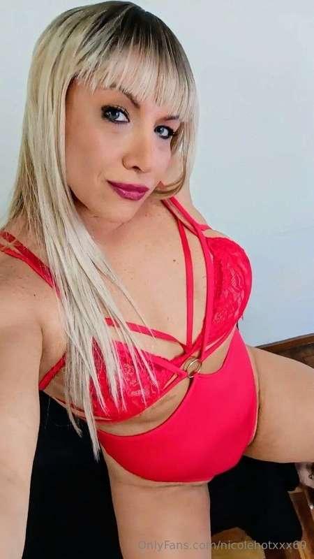 TRANS BABE 👑Would you like to see what's between my legs?I c..