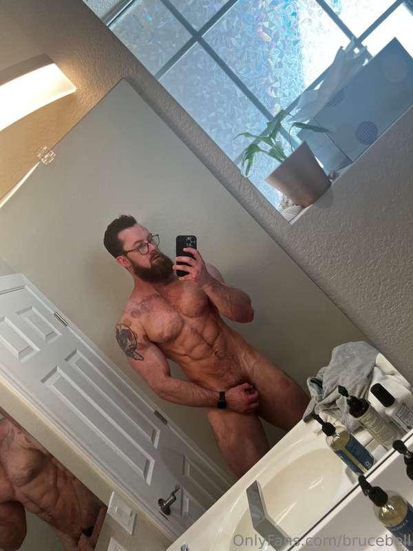 About to go LIVE guys 😉 who wants to join and make a mess to..