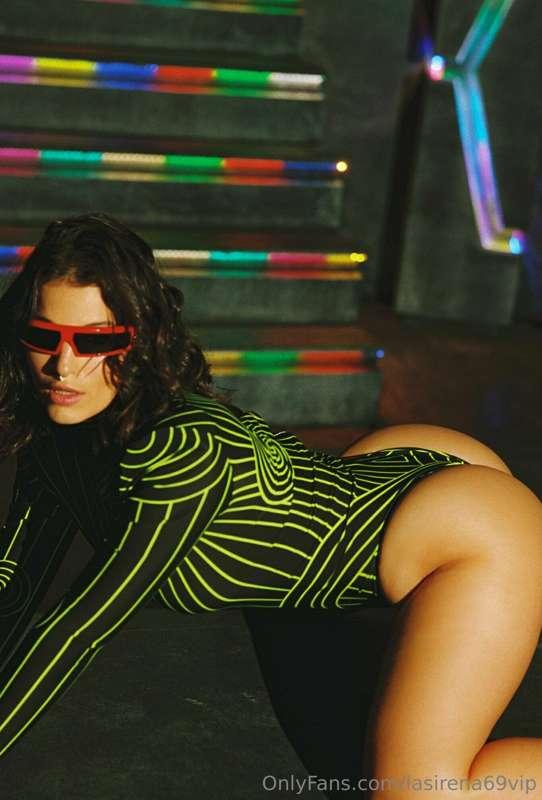 Do you like it when I arch like this? 😇