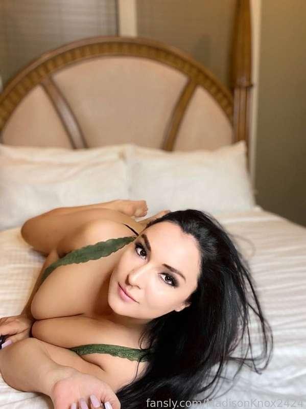 madisonknox2424 image #0