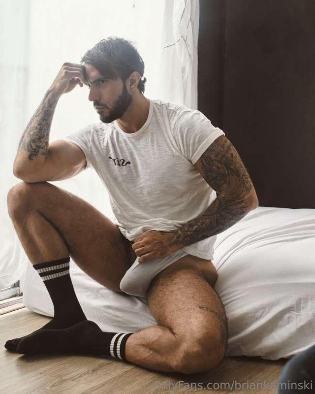 I need to edge the hell outta this man. Who's with me?@carlo..