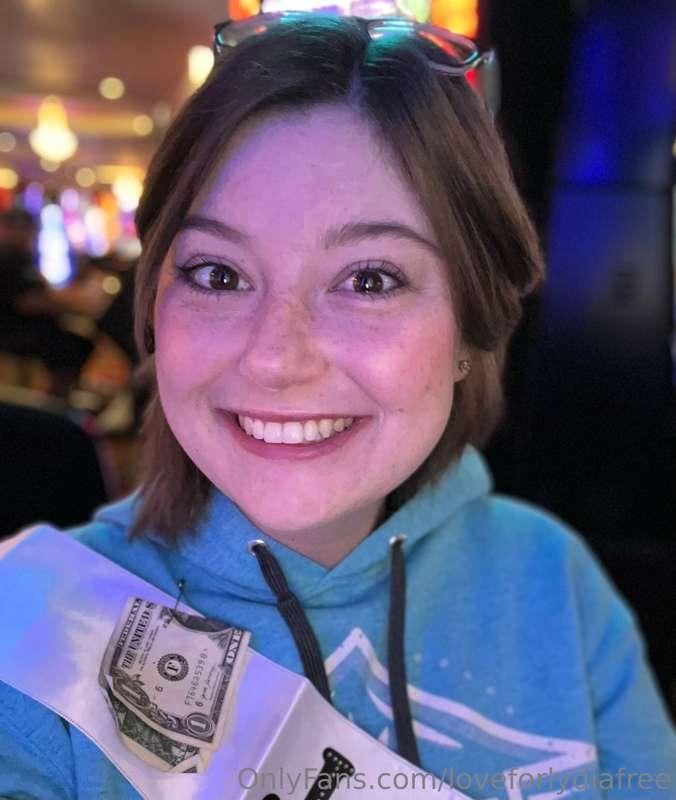 Take me back to Vegas 💰👯‍♀️