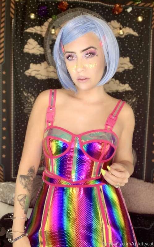 Here’s the first half of my “Rave Babe” set 💕 Might as well ..
