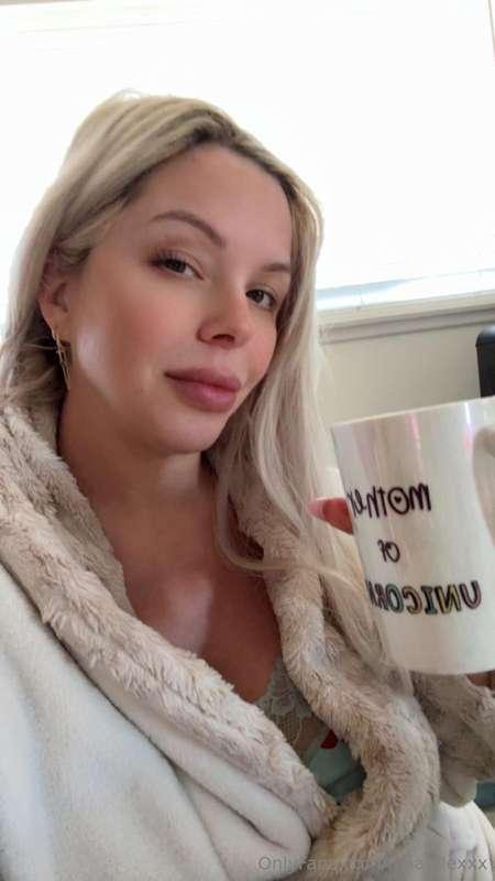 Rise and shine!! Send me a pic of your morning wood to reall..