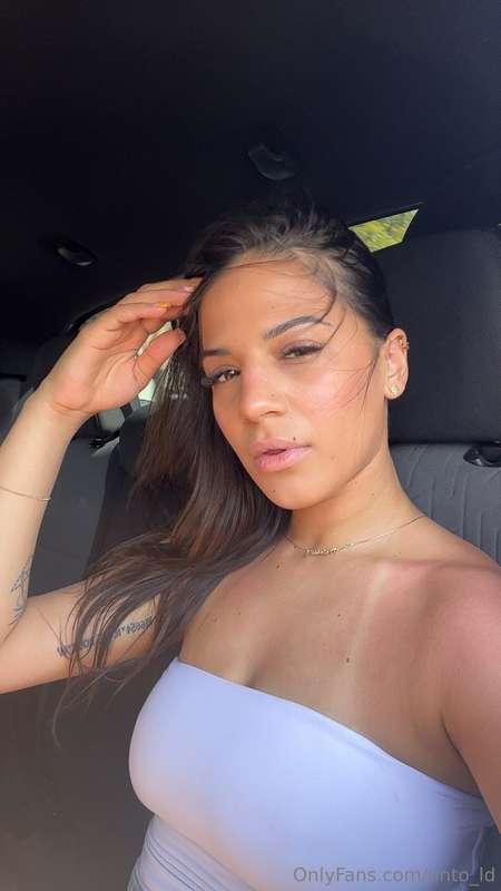 The sun isn’t the only thing making me warm... Care to heat ..