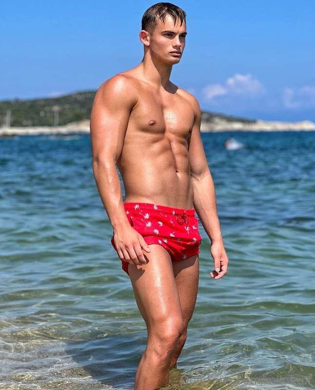 Beach day 😎