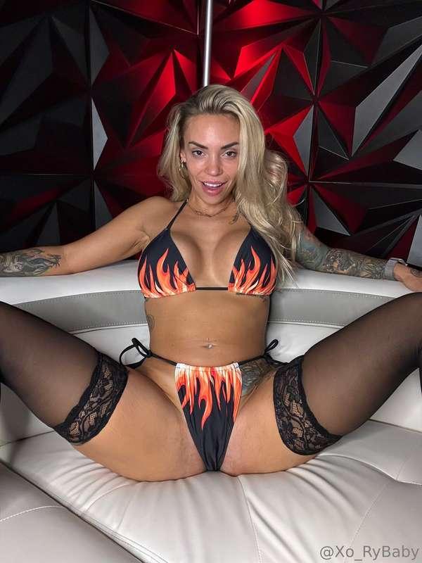 this pussy is FIRE 🔥wanna find out? 😉