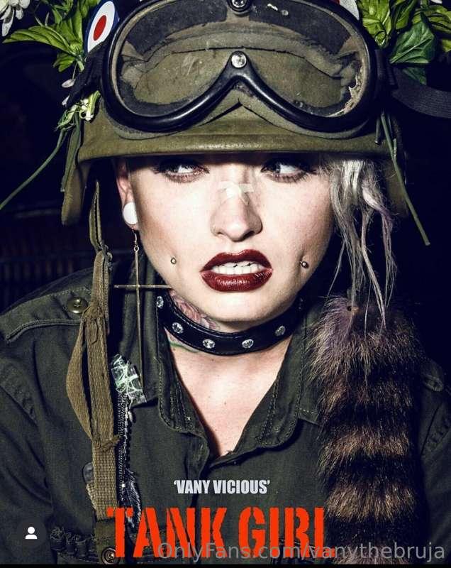 Should I do cosplay again ? This tank girl shoot was so fun
