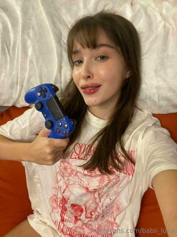 Do you play video games? Tell me your favorites in the priva..