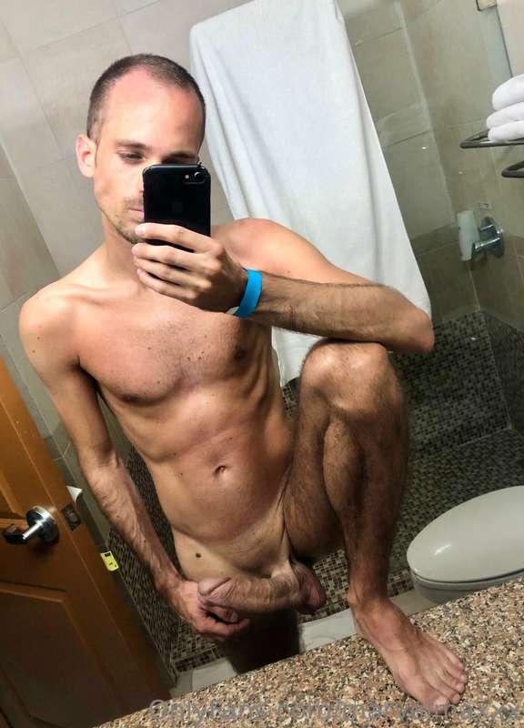 Bathroom selfie 😈🍆  Wer kommt mit duschen?