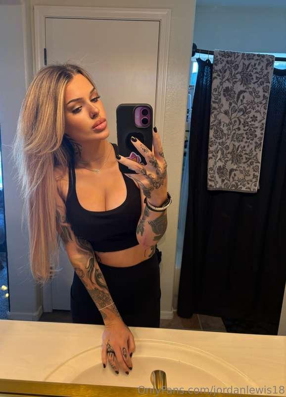 GOING LIVE AT 9PM MST TONIGHT DONT MISS IT BABY 💦🖤