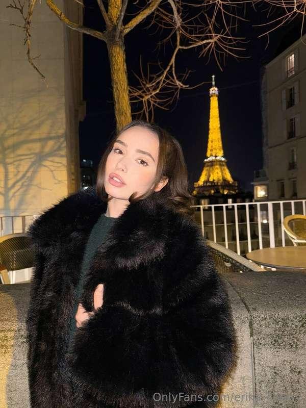 Hard to say which shines brighter: the tower✨ or me ⭐️