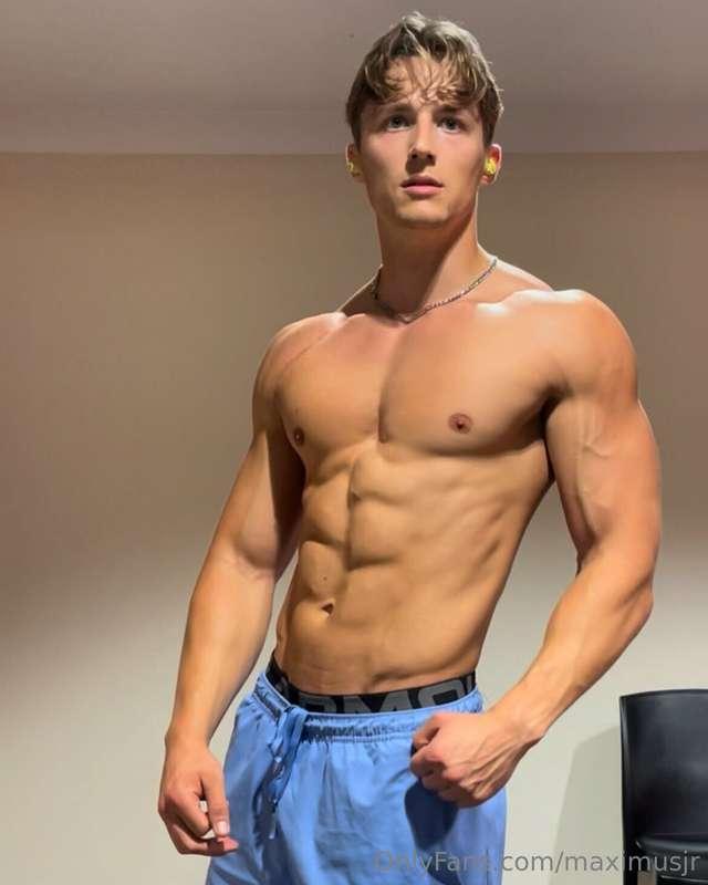 Your body is a temple ❤️‍🔥📈 sculpture it into a Greek God li..