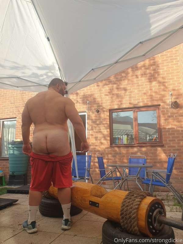 Big logs big bums