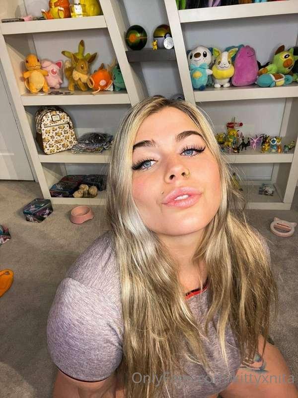 When my stepdaughter fucks her BOY toys she loves to record ..
