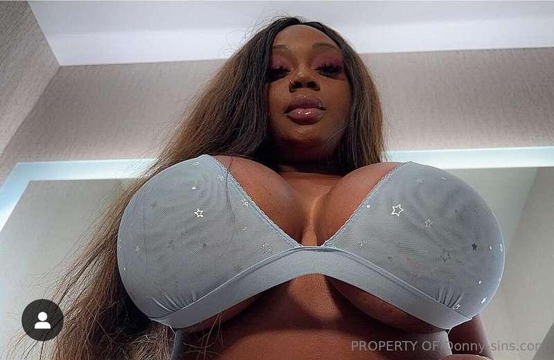 Dm me for full sex bbgg video of 2 #sexy #voluptuous #beauti..