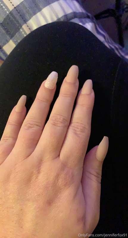 Keep the claws or cut them down 🤔