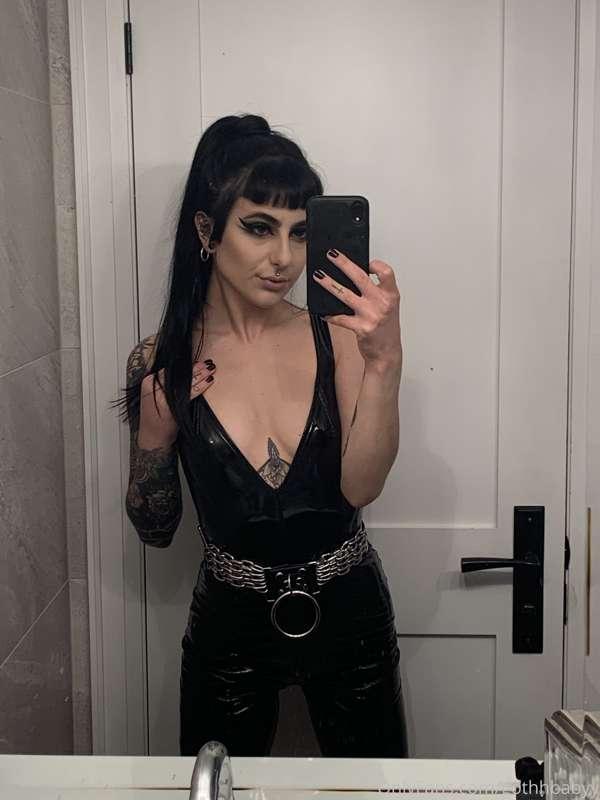 It’s my birthday 🎂🖤 send me a birthday Tip