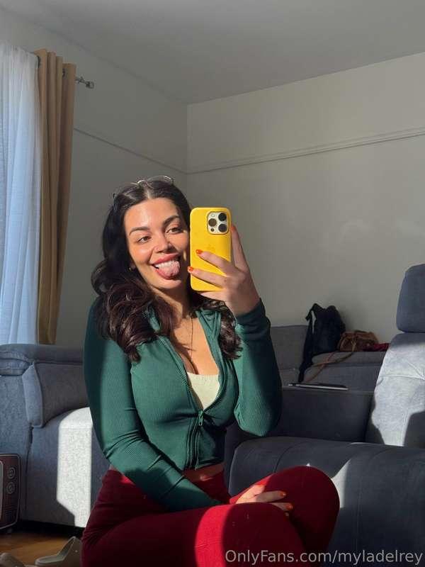 What caught your attention about me? 🥰