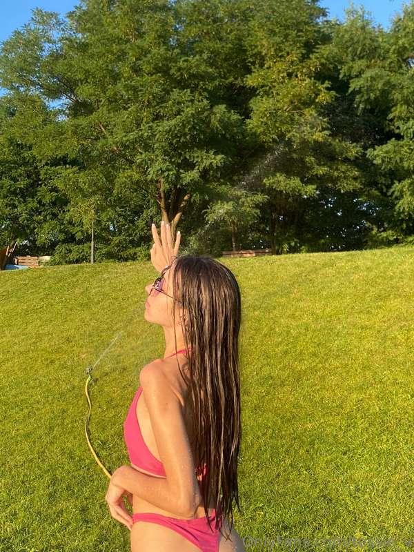 🌸 Just soaking up the sun in my pink bikini! ☀️💖 Feeling lik..
