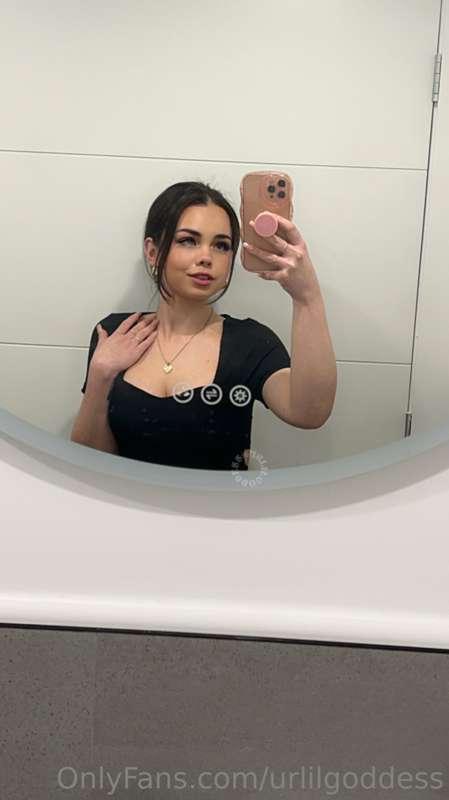 😘