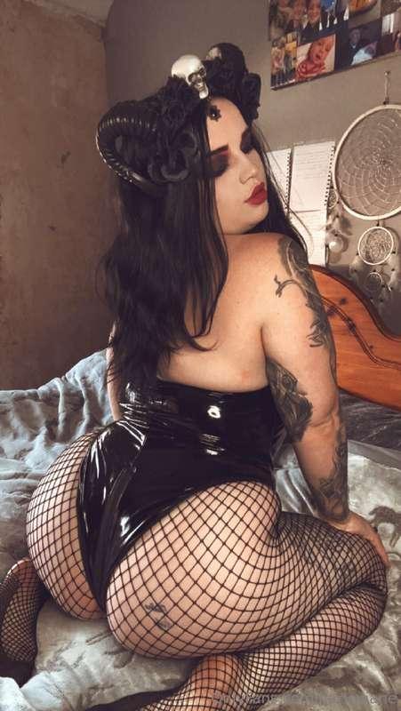 Let’s play a little, I don’t bite 😈