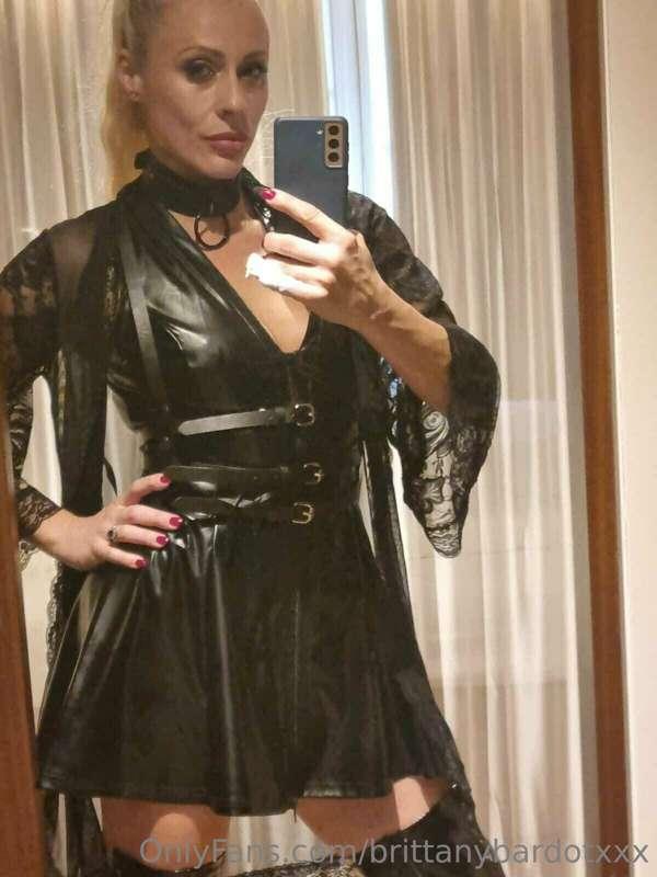 The black dominant bitch from HELL is gonna suck you and fuc..