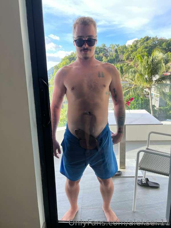 I locked him out and as soon as I let him in… 🤣🤣🤣 ohhh boi!