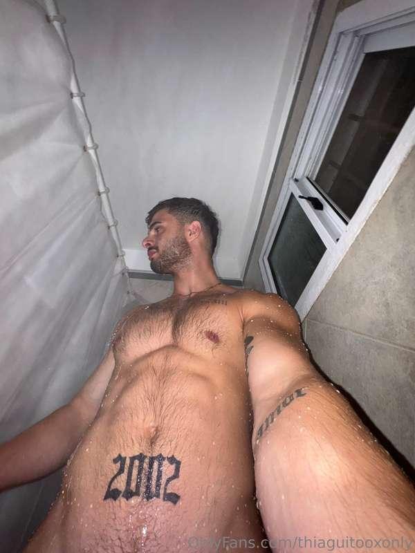 🥵Who dares to pull down my boxers 🙈😎🍌 A DM, I have a surpris..