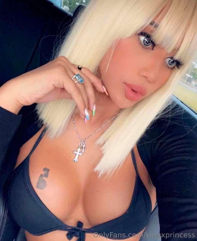 She bangs 💥