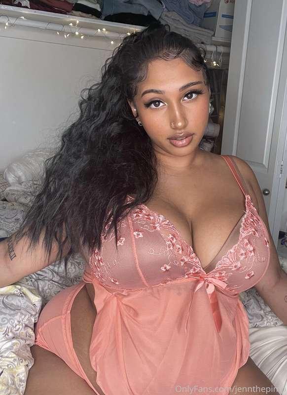Like this and tip me for more lingerie pics 🥰