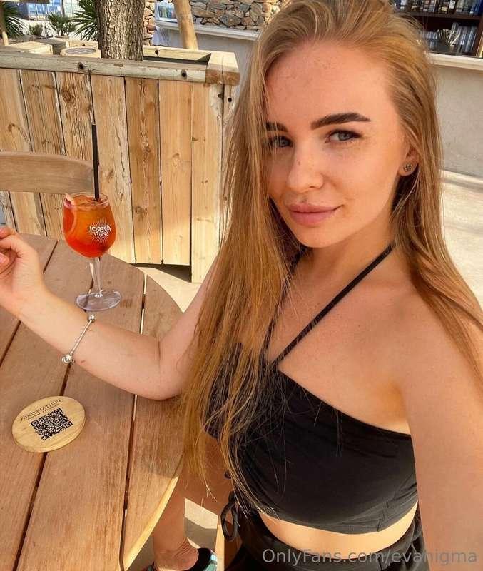 Cheers to the little moments that make life sparkle! 🍹✨A gla..