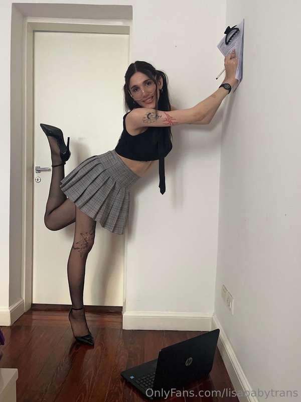 Dress to thrill, live to tease.❤️