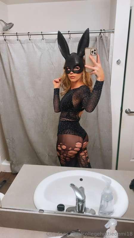 Stayed tuned little rabbit💓 
I’m making a BIG cum back daddy..