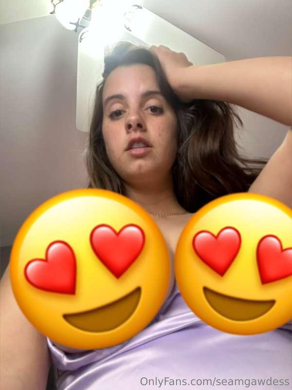 Here's that titty pic you asked for baby 🤭🥴