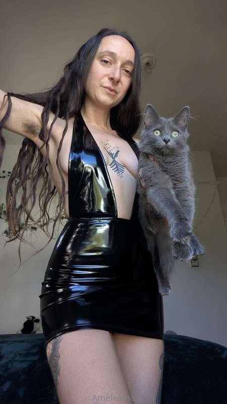 This is my other kitty. ✨🫣